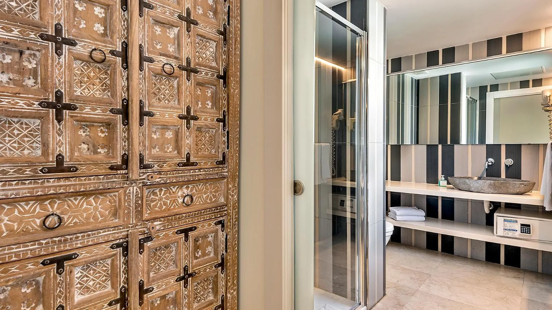 ***  Limonaia Hotel Barcelona Spanyolország