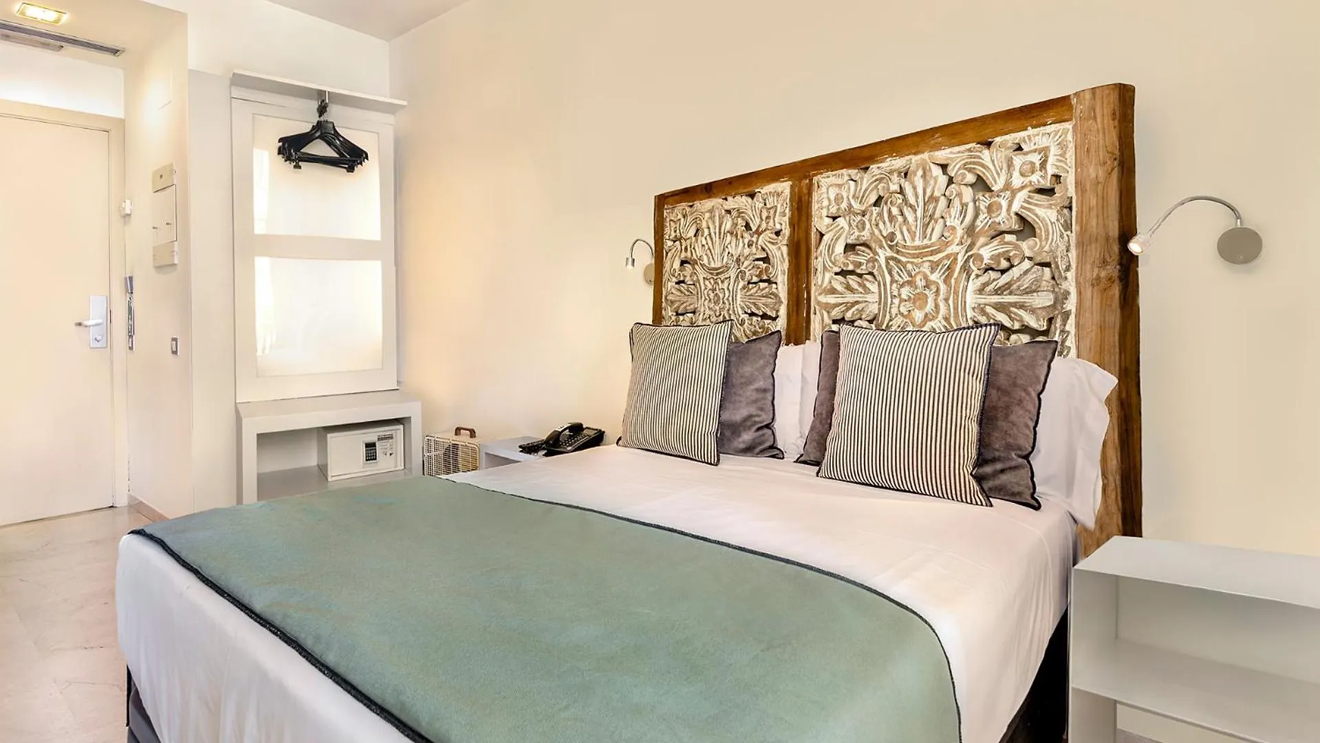 ***  Limonaia Hotel Barcelona Spanyolország